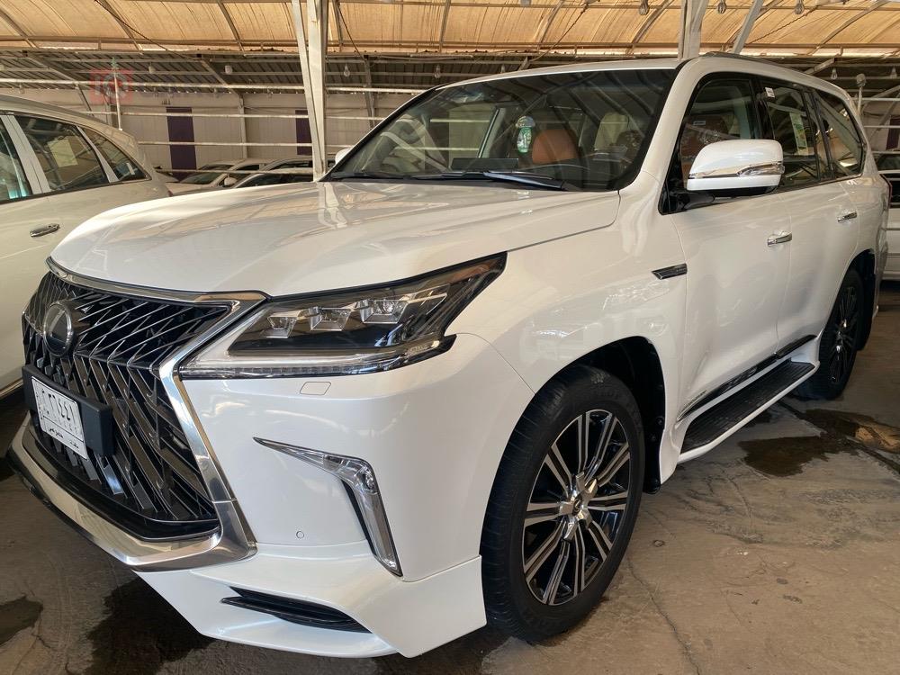 Lexus LX